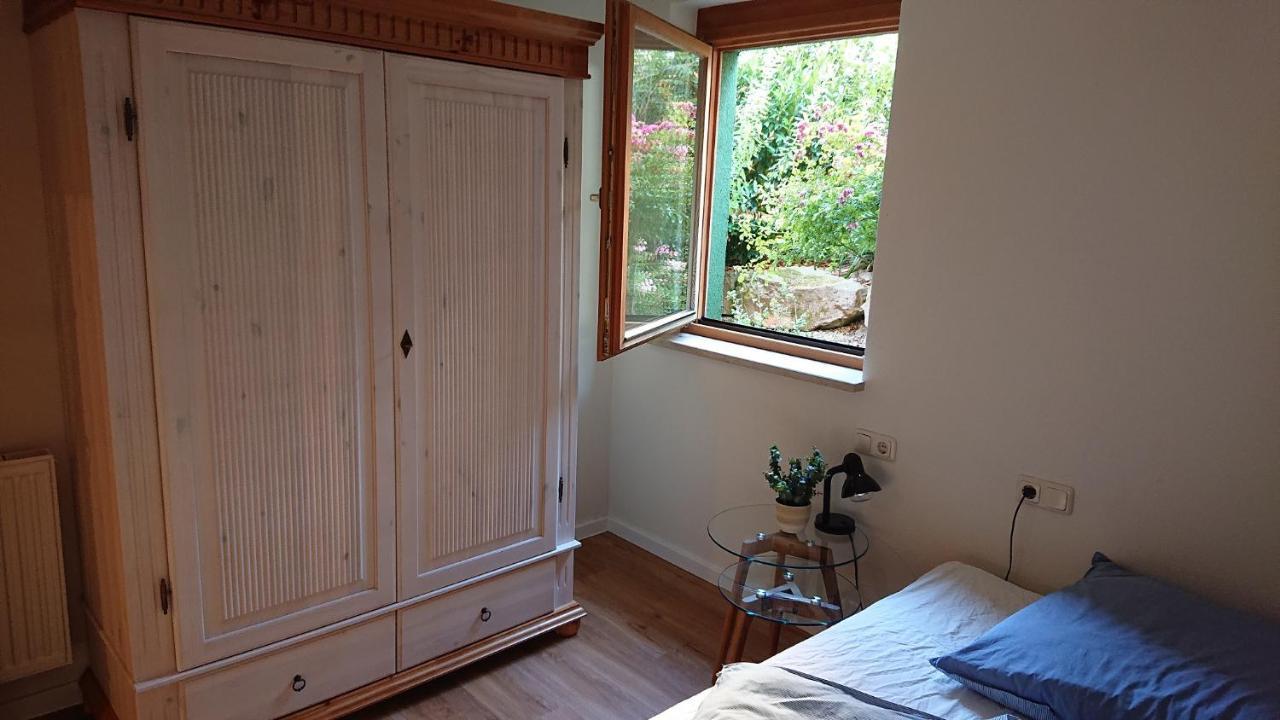 Gemuetliche Ferienwohnung Am Ortsrand Kreuzwertheim Bagian luar foto