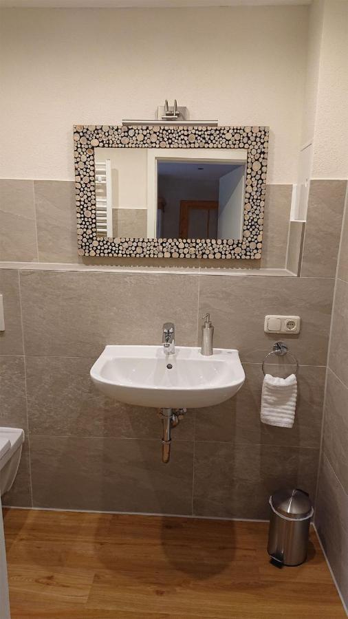 Gemuetliche Ferienwohnung Am Ortsrand Kreuzwertheim Bagian luar foto
